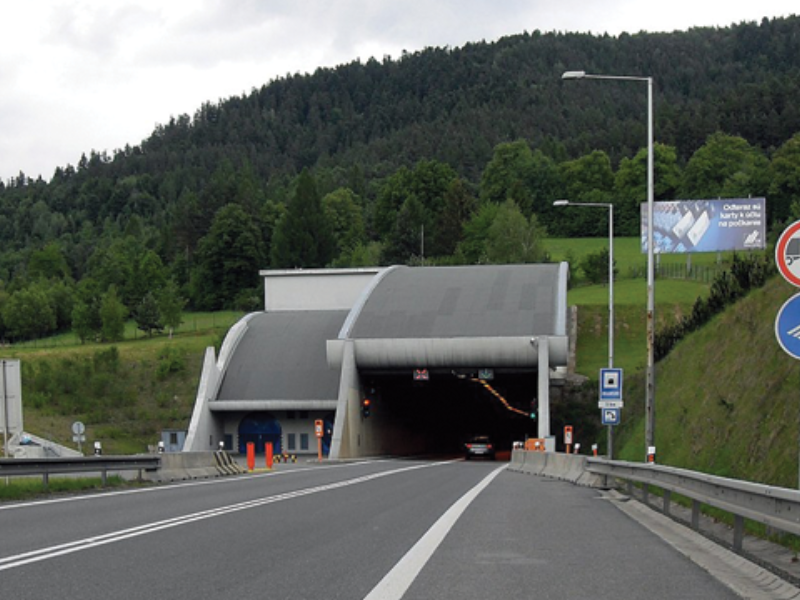 Diaľničný tunel Branisko
